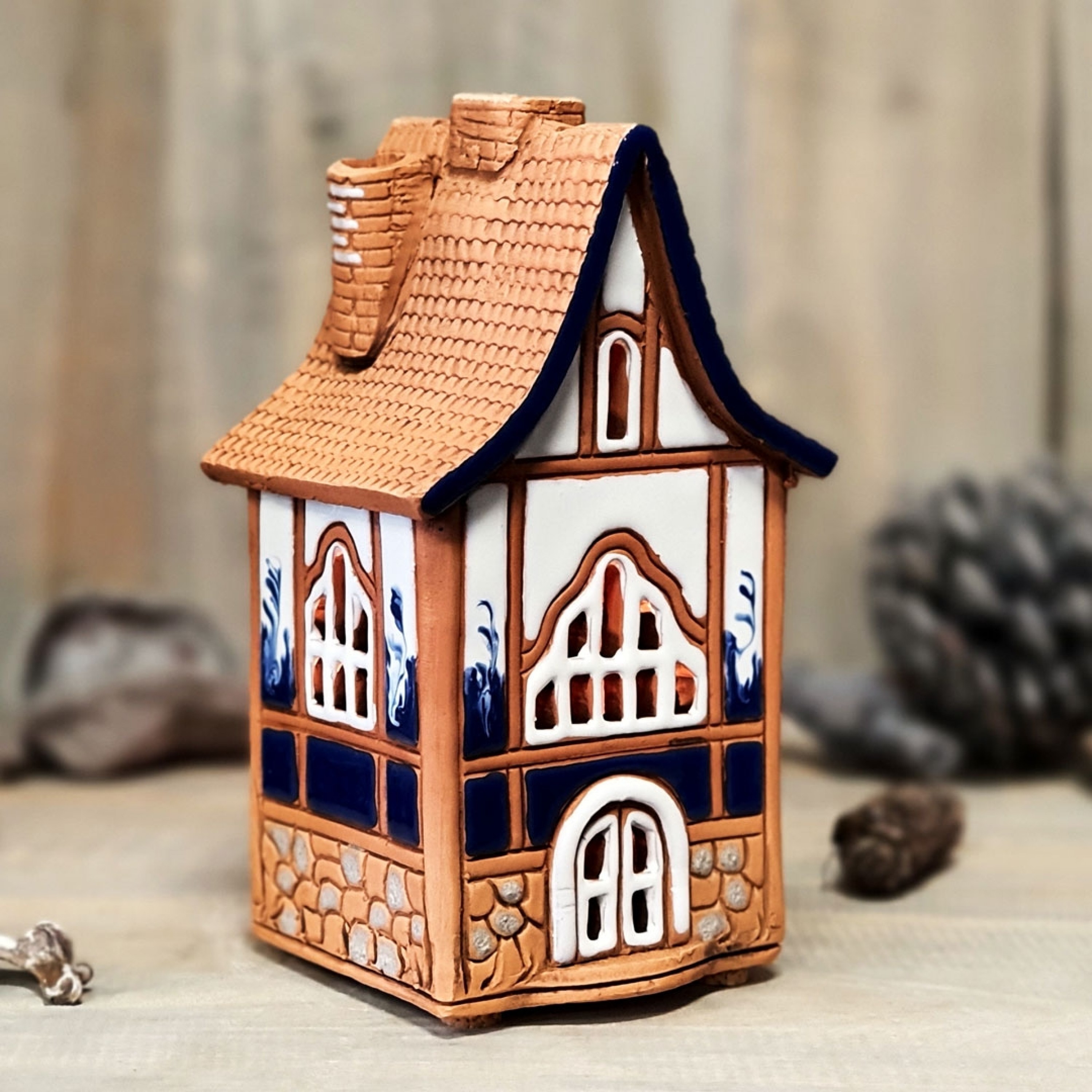 Handmade ceramic house candleholder, price Citysouvenirs.lt