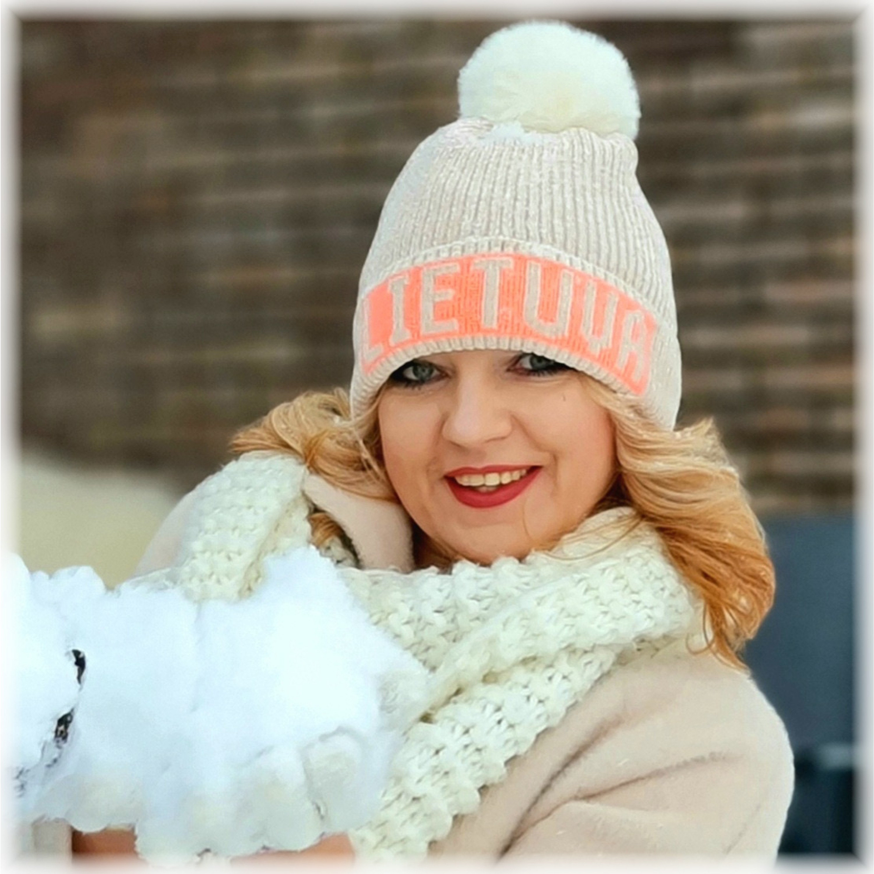 Beige winter hat top