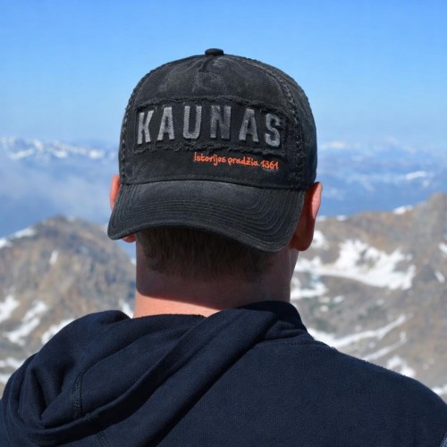 Black “Kaunas” Cap – Retro Style | Robin Ruth