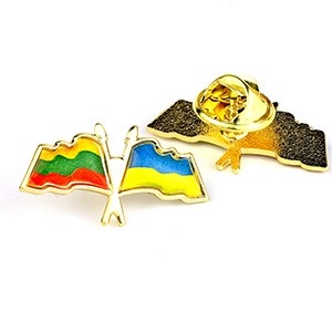 Metal pin Lithuania Ukraine flags