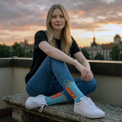 TurkioTurkio spalvos blizgios moteriškos kojinės „LIETUVA“ dydis:(36-42)