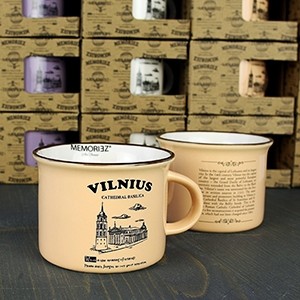 Mažas rusvos spalvos suvenyrinis puodelis Vilnius Arkikatedra 150ml