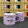 Mažas violetinis puodelis Lituanica su trumpai aprašyta skrydžio istorija